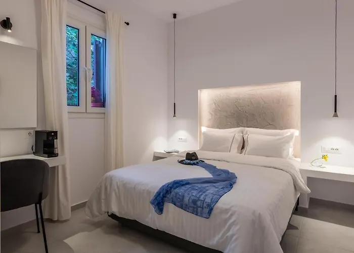 Sunset Paraportiani Aparthotel 3*