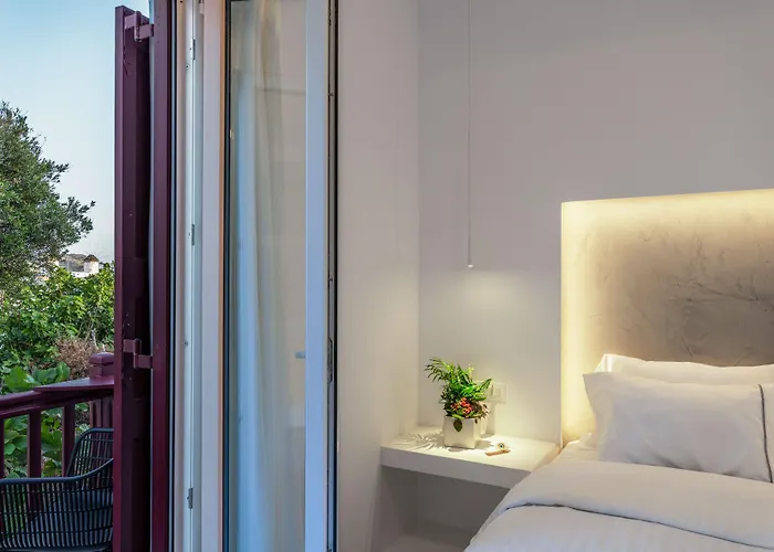 Sunset Paraportiani Aparthotel 3*